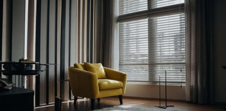 Blinds vs. Curtains