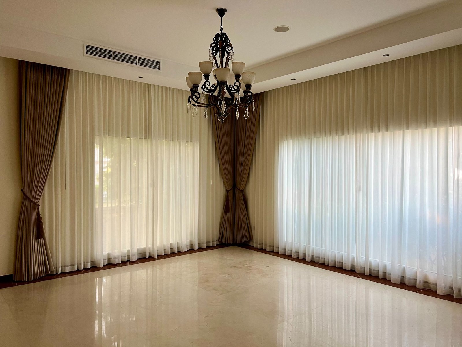 Different Types of Fabrics for Curtains in Dubai